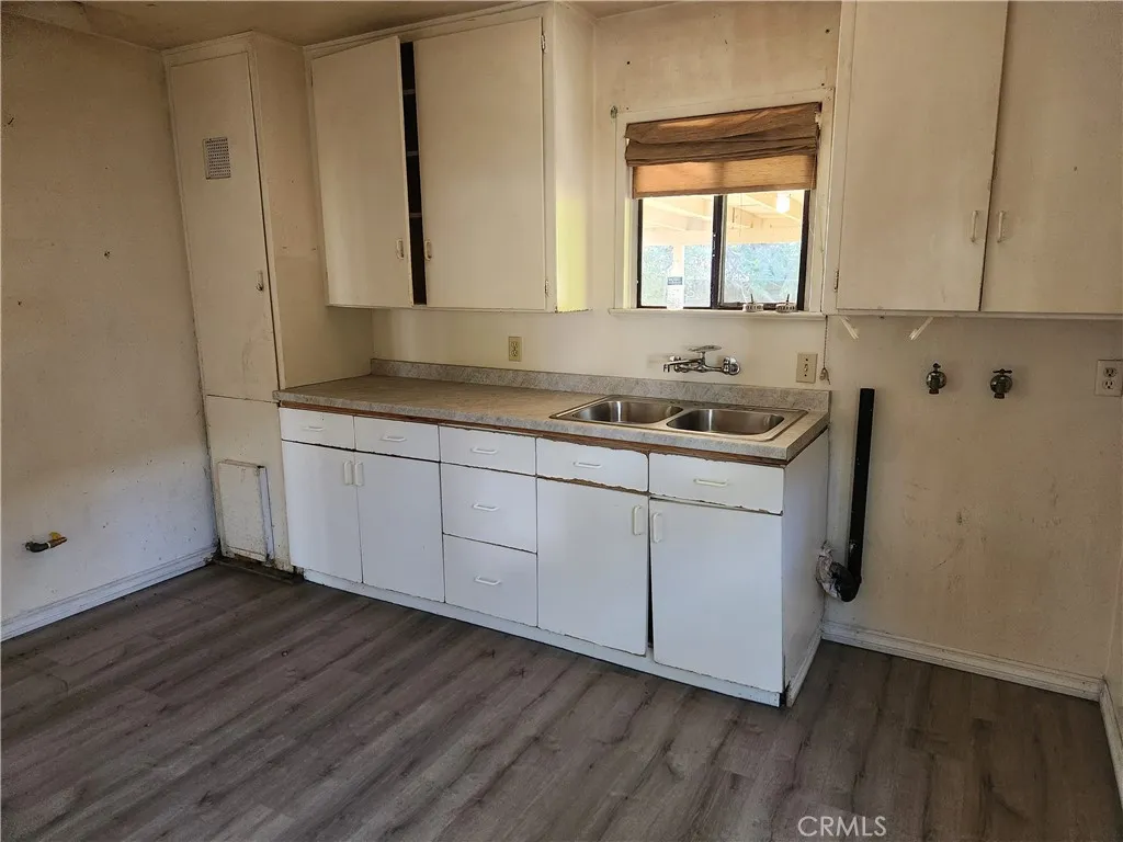 305 S Angeleno Avenue, Azusa, California 91702 home-pic-3